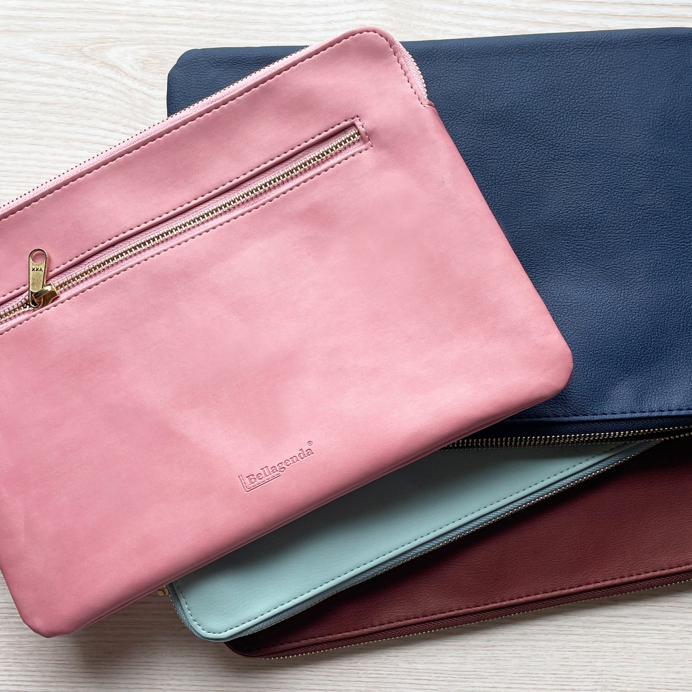 Tablet sleeve with zipper closure and back Pocket