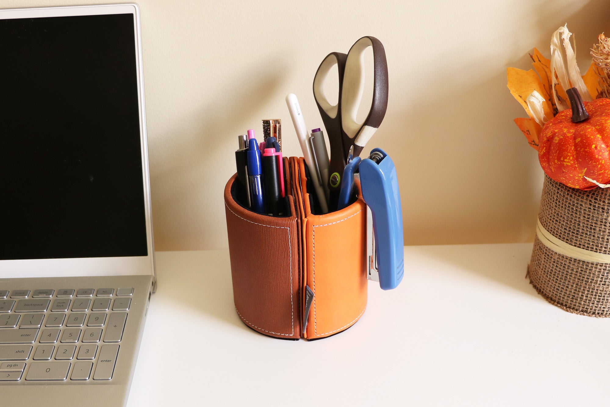 筆筒、鉛筆杯、帶相框的桌面收納袋